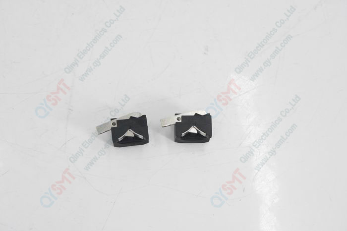 Chain Clip left