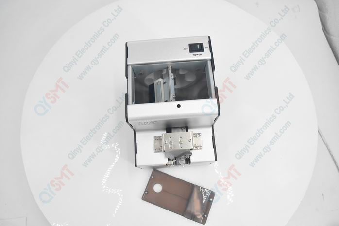 Manual screw feeder