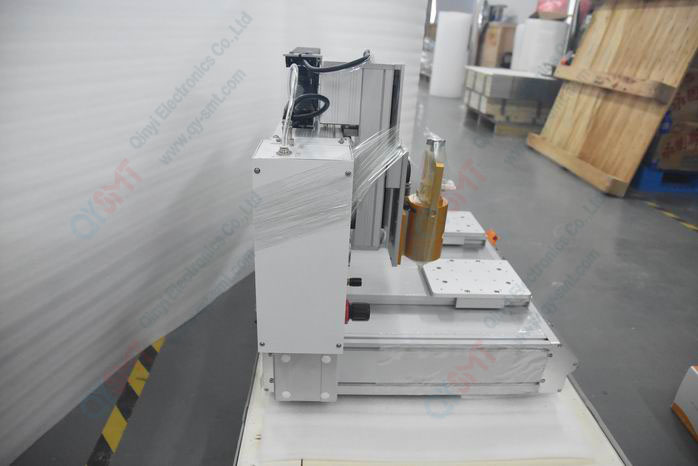 Double header glue dispensing machine